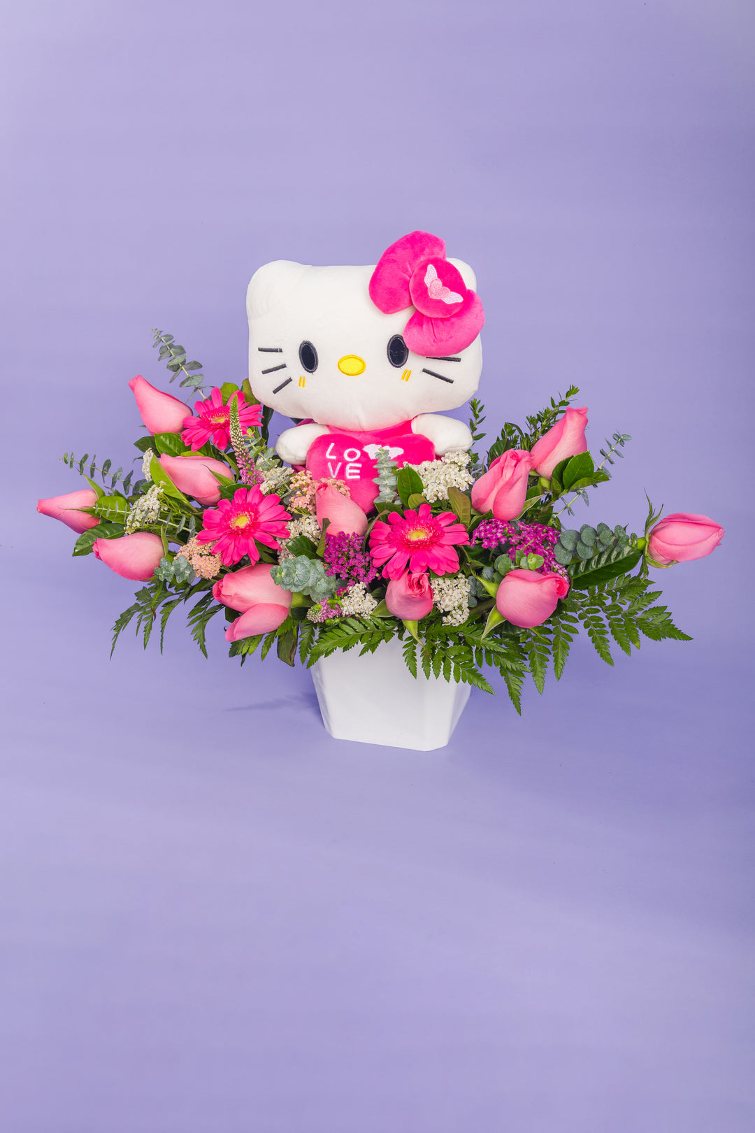 Box de rosas rosadas con peluche de hello kitty