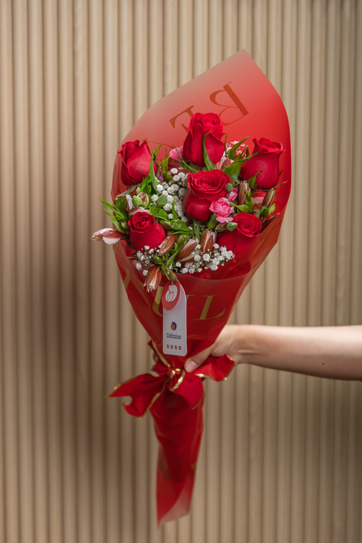 RAMO DE 6 ROSAS ROJAS