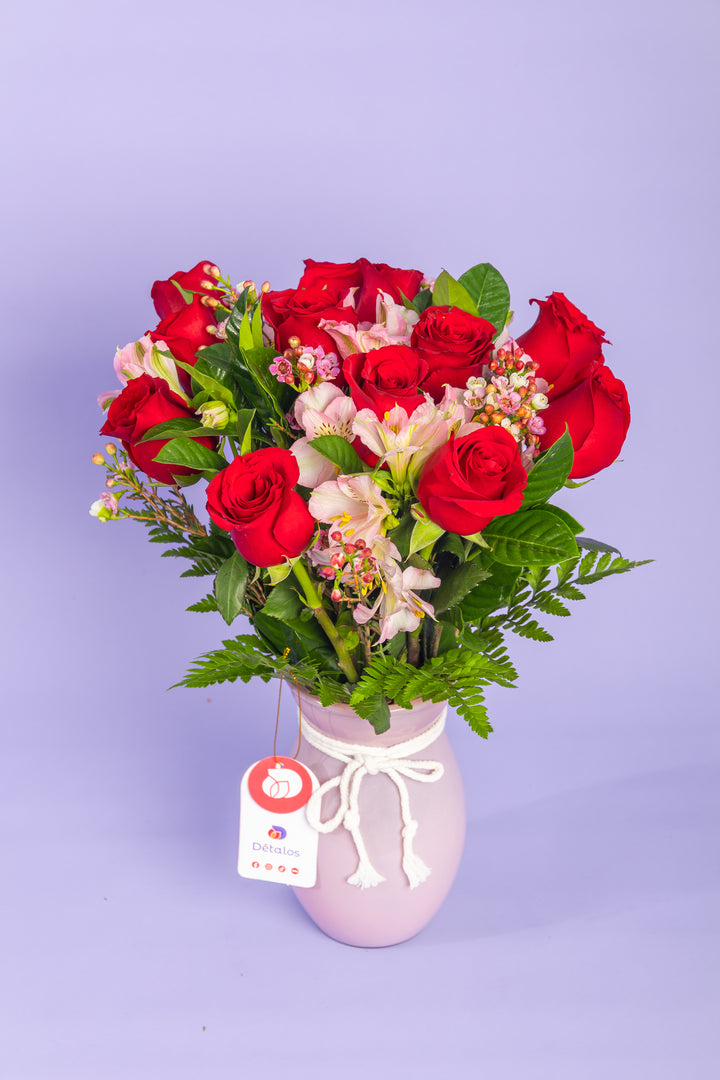 Jarron rosado con rosas