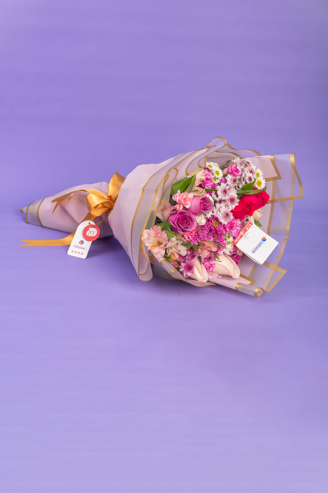 Ramo de rosas con variedad