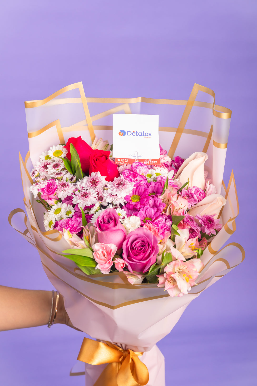 Ramo de rosas con variedad