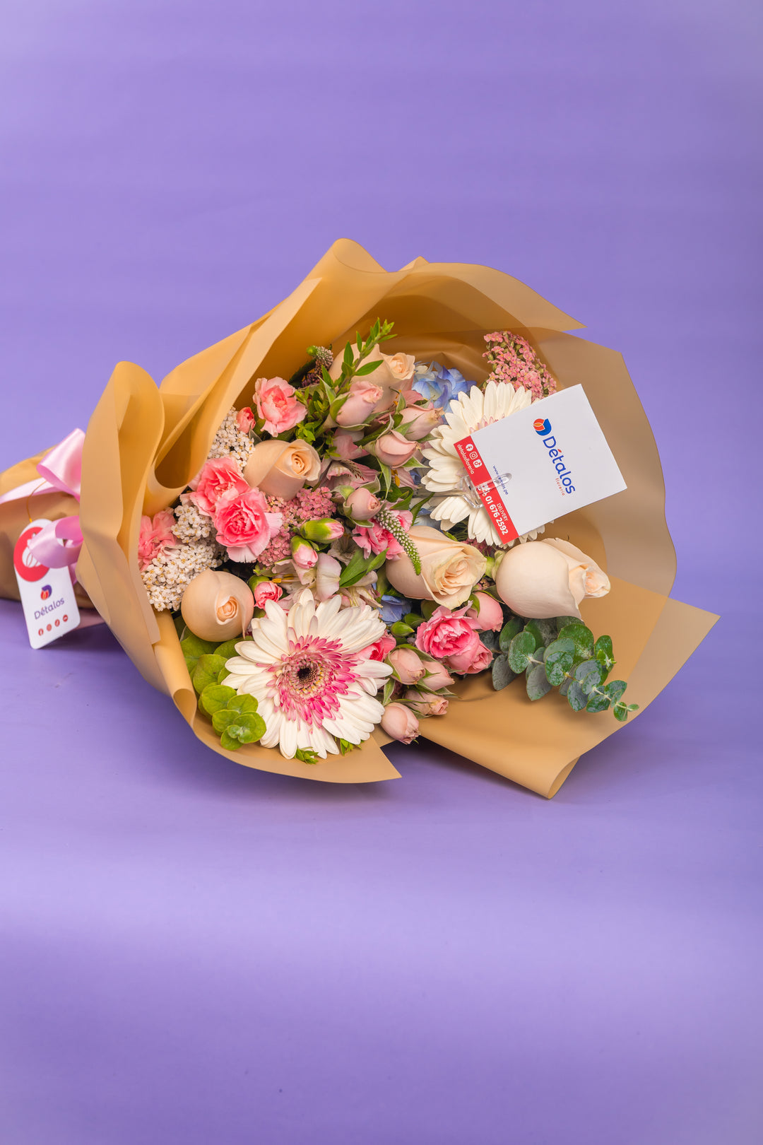 Ramo de rosas con gerberas
