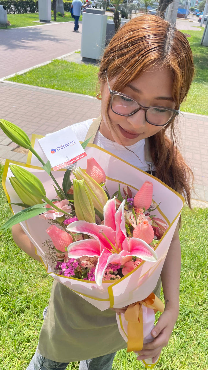 Ramo de Lirios Rosados con Rosas