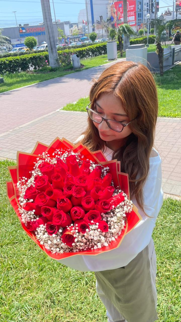 RAMO DE 36 ROSAS ROJAS